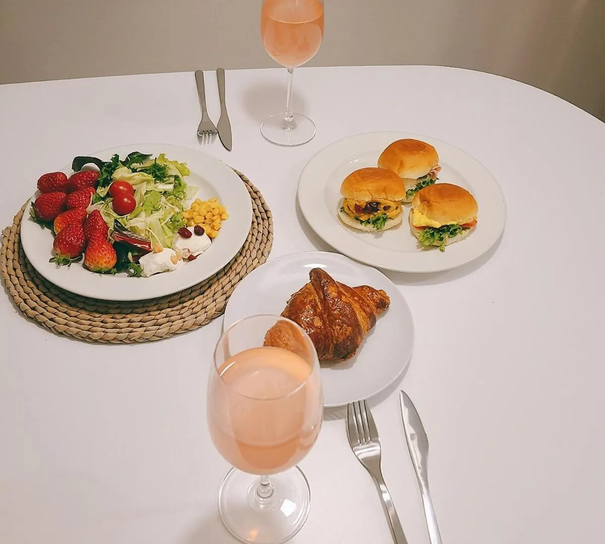 Hongdae, Gangnam, Seongsu, Subway Line 2, Accommodation For 6 People, Seoul Venture Town Station Apartment